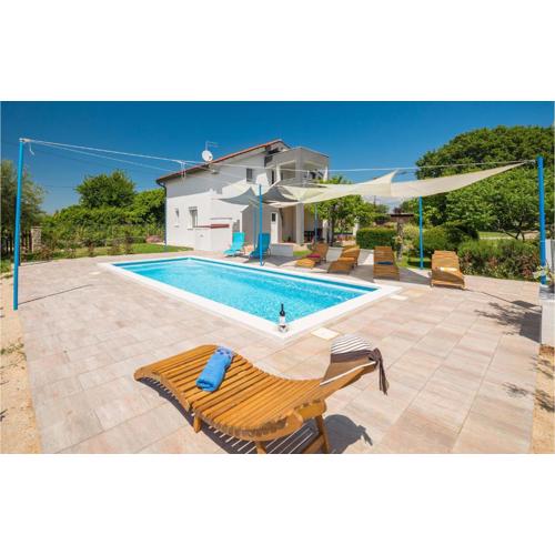 0-Bedroom Apartment In Porec