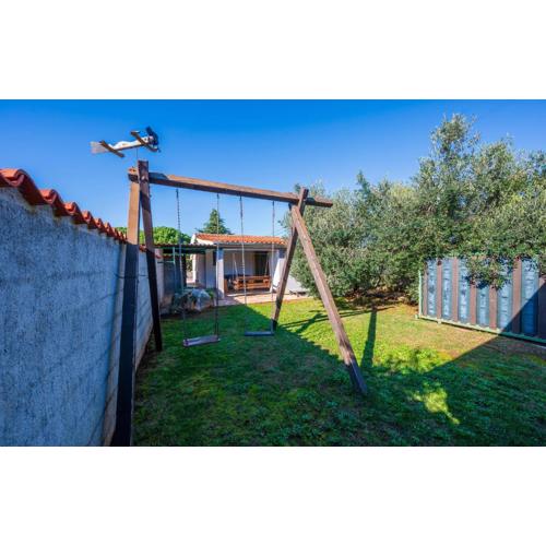 1 Bedroom Amazing Apartment In Liznjan