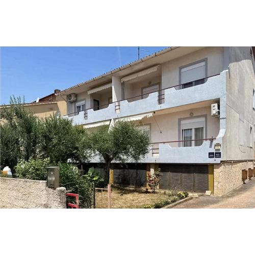 1 Bedroom Amazing Apartment In Medulin