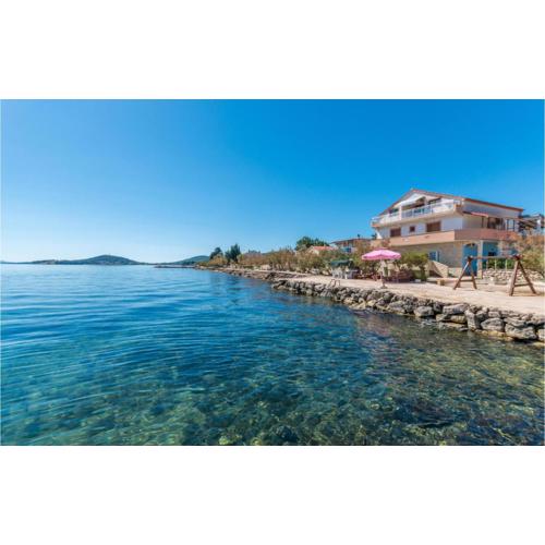 1 Bedroom Amazing Apartment In Nevidane