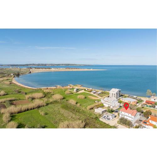 1 Bedroom Amazing Apartment In Povljana