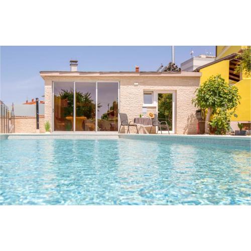 1 Bedroom Amazing Apartment In Pula