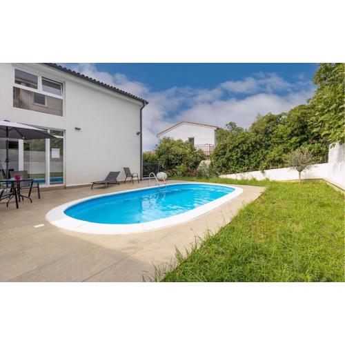1 Bedroom Awesome Apartment In Dramalj