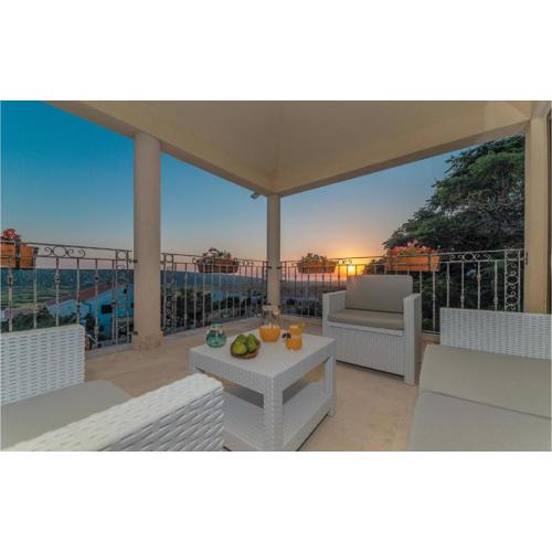 1 Bedroom Awesome Apartment In Kolan