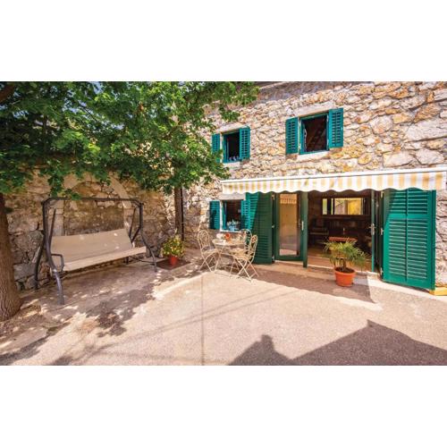 1 Bedroom Awesome Home In Drivenik