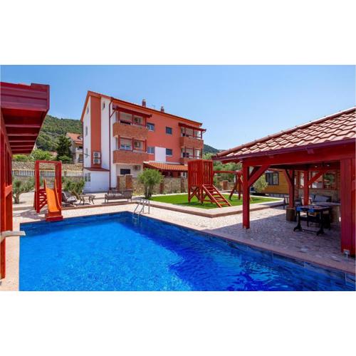 1 Bedroom Beautiful Apartment In Banjol