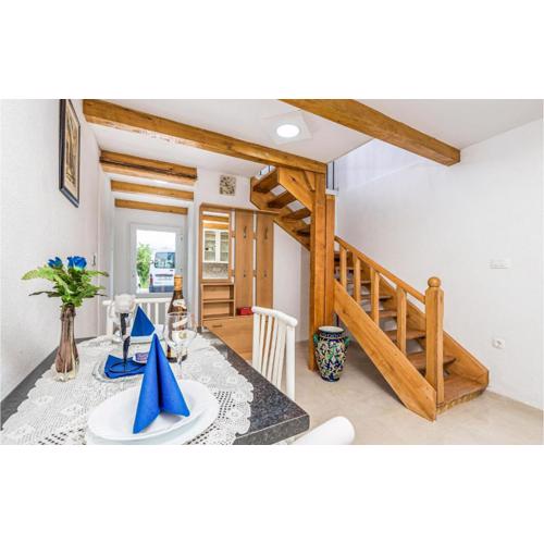 1 Bedroom Beautiful Home In Jurdani