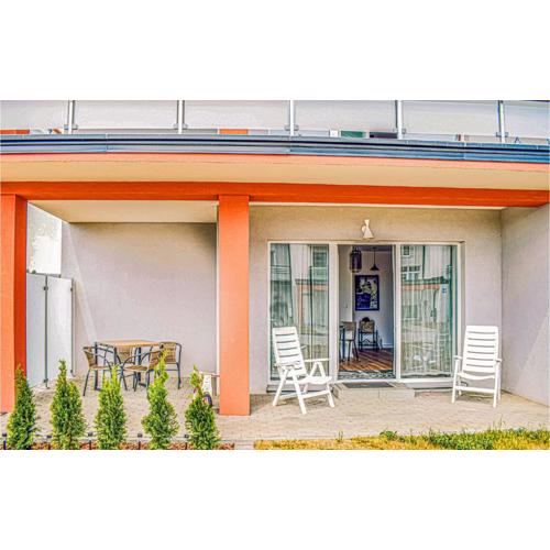 1 Bedroom Cozy Apartment In Darlowko
