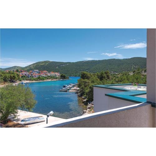 1 Bedroom Cozy Apartment In Grebastica