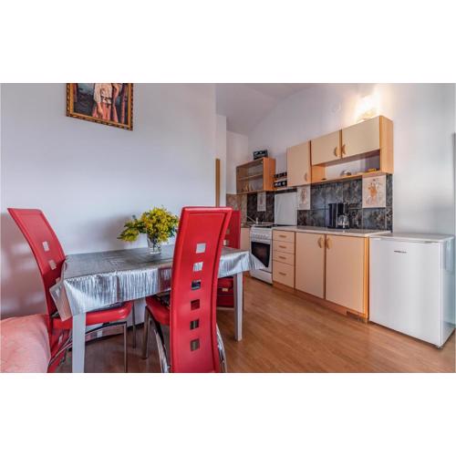 1 Bedroom Cozy Apartment In Liznjan