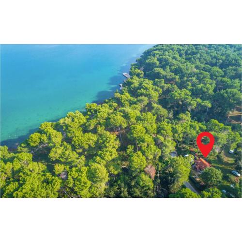 1 Bedroom Cozy Apartment In Premantura