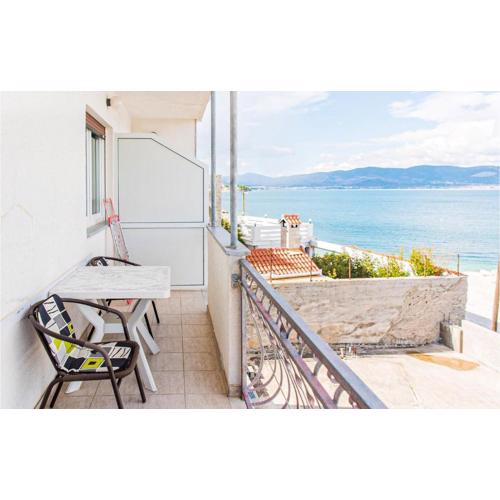 1 Bedroom Cozy Apartment In Slatine