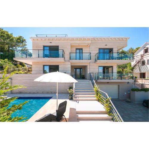 1 Bedroom Gorgeous Apartment In Selca