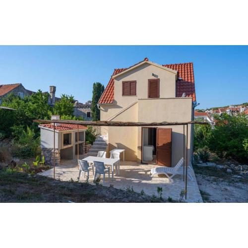 1 Bedroom Gorgeous Apartment In Zlarin