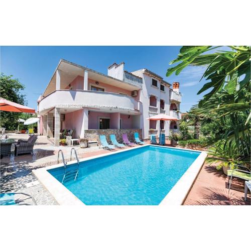 1 Bedroom Lovely Apartment In Rovinj