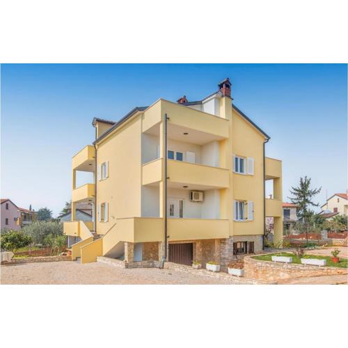 1 Bedroom Nice Apartment In Lovrecica