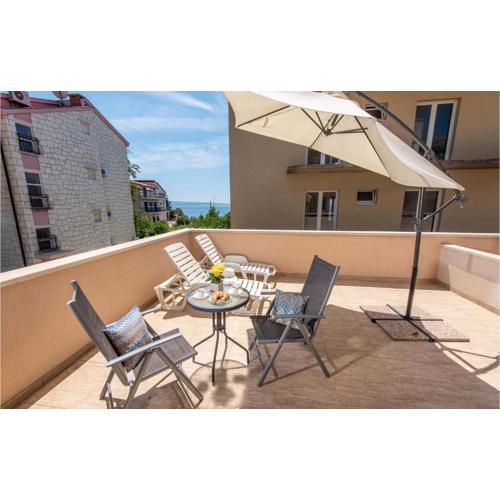 1 Bedroom Nice Apartment In Podstrana