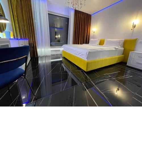 1 room 65m2 center of Obolon near River side.
