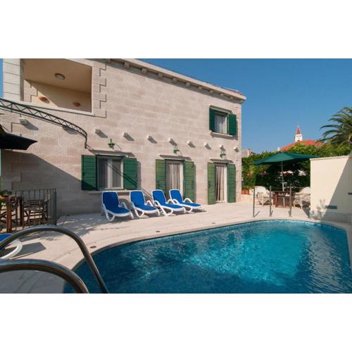 10 Persons Villa With Pool at Island Brac
