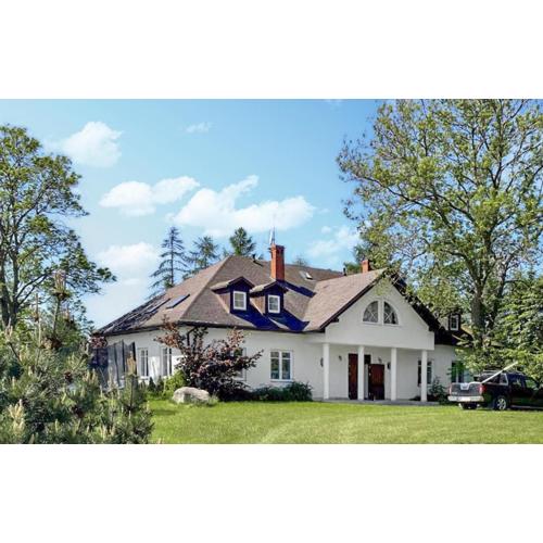 12 Bedroom Stunning Home In Debina