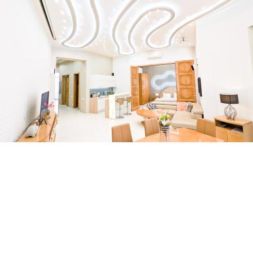 120M2 LUXURY HOLLYWOOD CONDO -CINEMA -SAUNA -HOT TUB - Downtown BUDAPEST