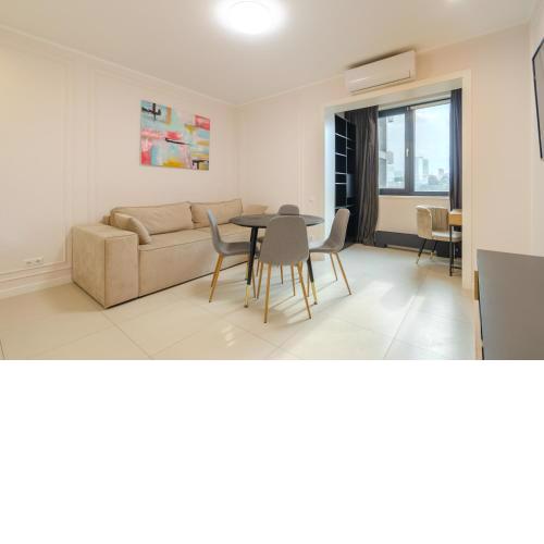 13141 New York Concept House CHECK-IN 24-7