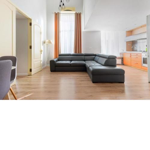 18 Deribasivska Street Jacuzzi Apartment