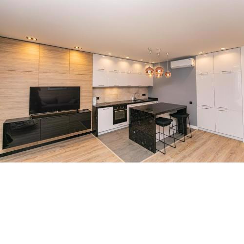 18199 New York Concept House CHECK-IN 24-7