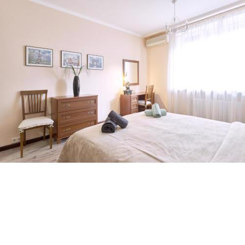 1BR apartment in the old city center (Kyïv)