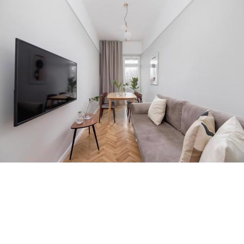 2 - bedroom Apartment with balcony - Rejtana 10