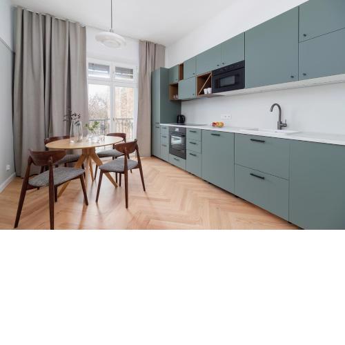 2 - bedroom Apartment with balcony - Rejtana 10