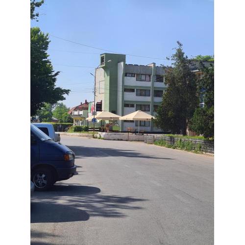 2-х кім.квартира в центрі Берегова