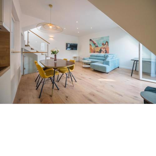 2 bedroom 2 bathroom loft with terrace by the Opera