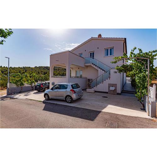 2 Bedroom Amazing Apartment In Bilice