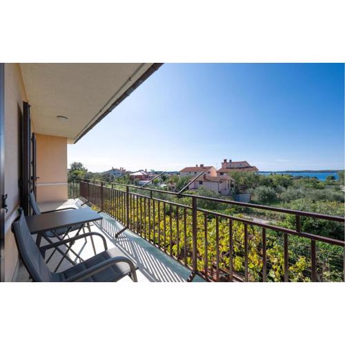 2 Bedroom Amazing Apartment In Fazana