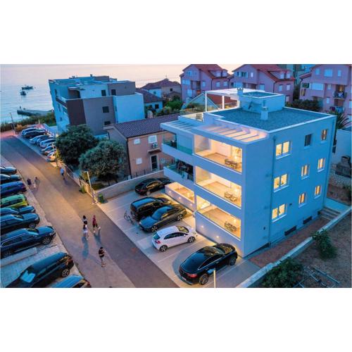 2 Bedroom Amazing Apartment In Mandre