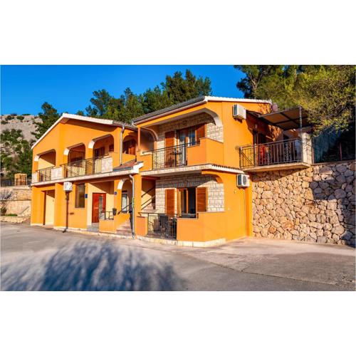 2 Bedroom Amazing Apartment In Modric