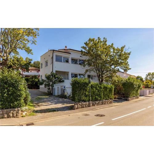 2 Bedroom Amazing Apartment In Njivice