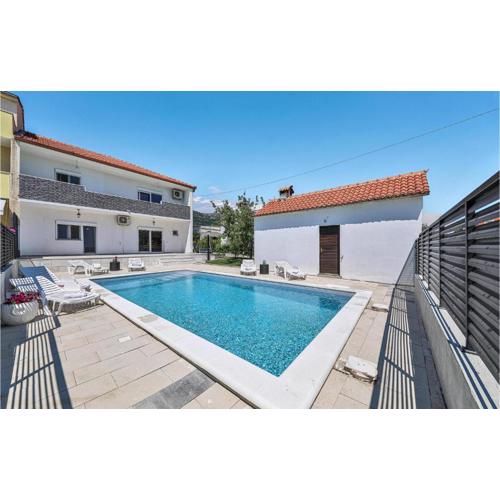 2 Bedroom Amazing Home In Kastel Stari