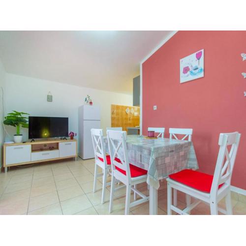 2 bedroom apartment in Tribunj