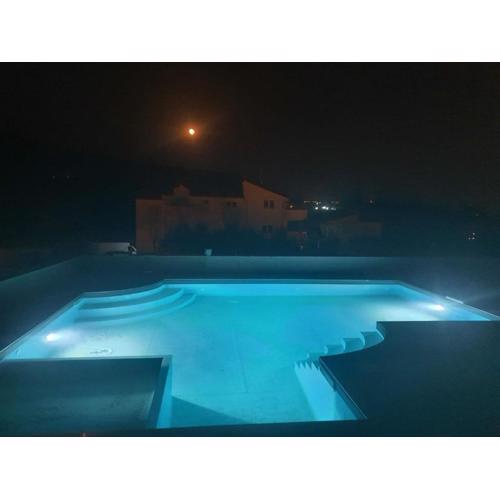 2 bedroom apartment with balcony
