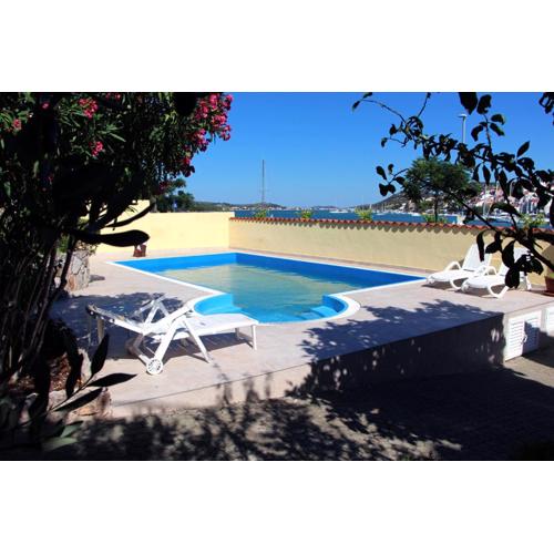 2 Bedroom Apartment with Pool in Tisno