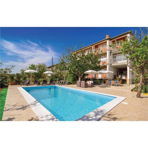 2 Bedroom Awesome Apartment In Barbat