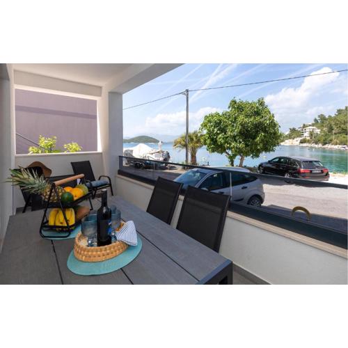 2 Bedroom Awesome Apartment In Blace