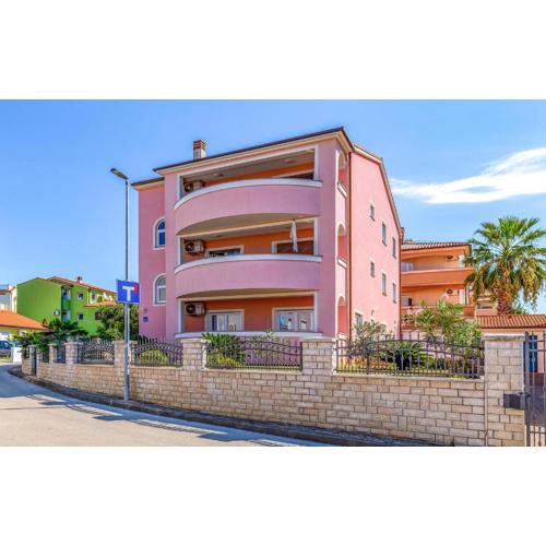 2 Bedroom Awesome Apartment In Medulin