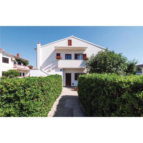 2 Bedroom Awesome Apartment In Pag