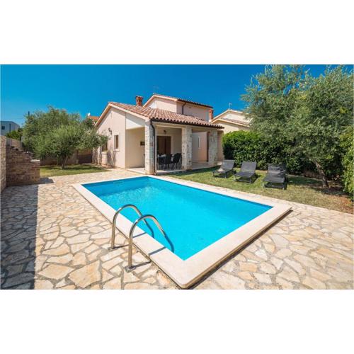 2 Bedroom Awesome Home In Liznjan