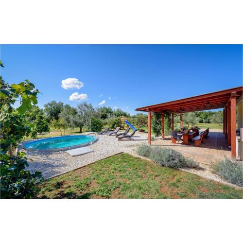 2 Bedroom Awesome Home In Pula