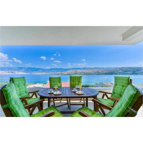2 Bedroom Beautiful Apartment In Pag
