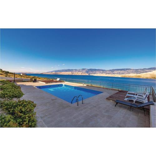 2 Bedroom Beautiful Apartment In Pag
